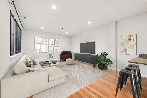 upenn-Apartment-Building-18781260