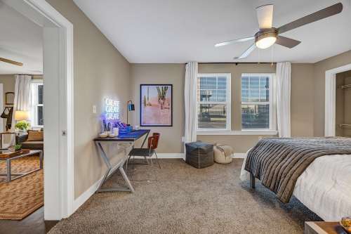 texas-state-Apartment-Building-18750914