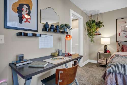 texas-state-Apartment-Building-18750923