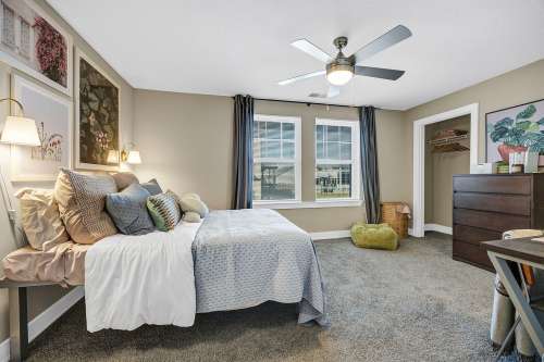 texas-state-Apartment-Building-18750928