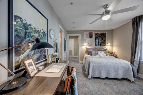 texas-state-Apartment-Building-18750931