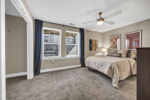 texas-state-Apartment-Building-18750935