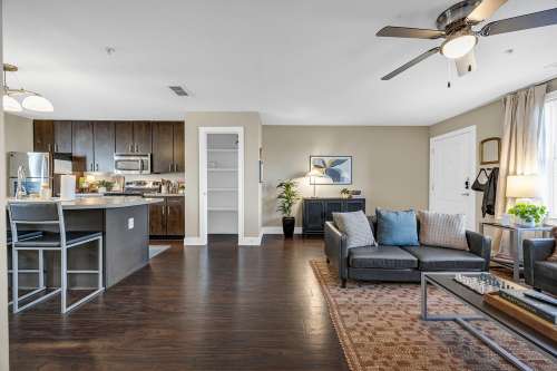 texas-state-Apartment-Building-18750906