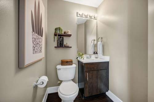 texas-state-Apartment-Building-18750916