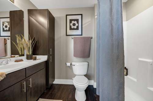 texas-state-Apartment-Building-18750926