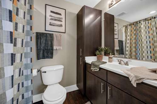 texas-state-Apartment-Building-18750933