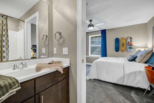 texas-state-Apartment-Building-18750934