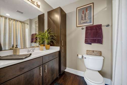 texas-state-Apartment-Building-18750943