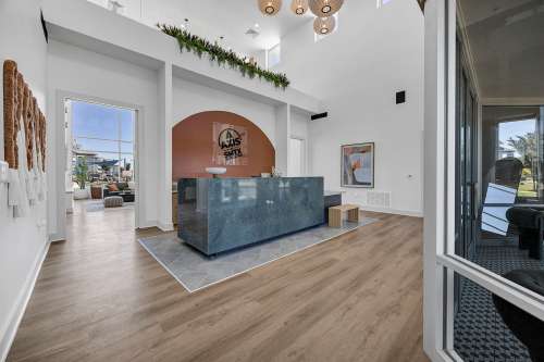 texas-state-Apartment-Building-18750944