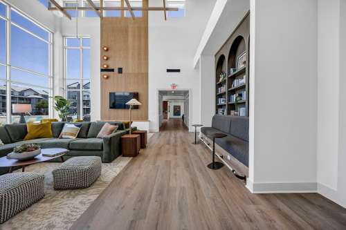 texas-state-Apartment-Building-18750949