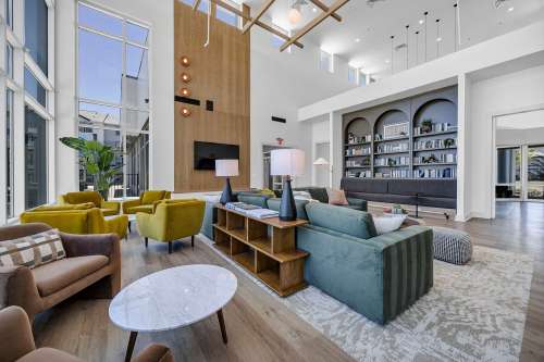 texas-state-Apartment-Building-18750953