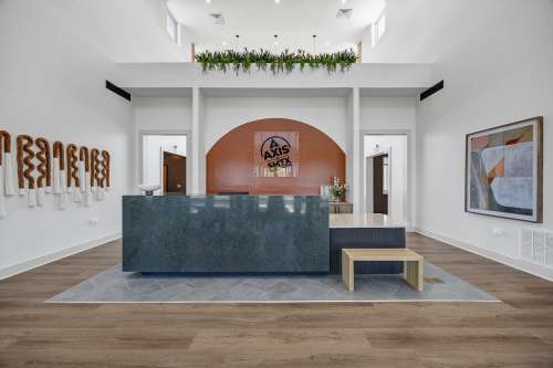 texas-state-Apartment-Building-18750945