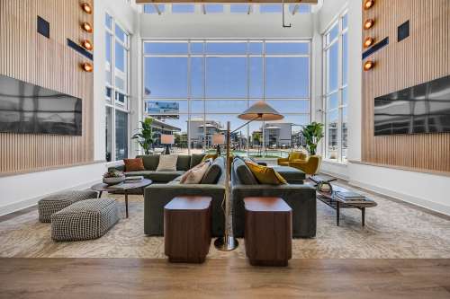 texas-state-Apartment-Building-18750957