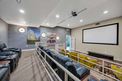 texas-state-Apartment-Building-18750980