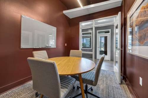 texas-state-Apartment-Building-18750985