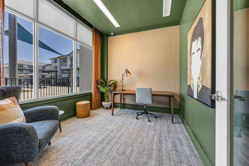 texas-state-Apartment-Building-18750988