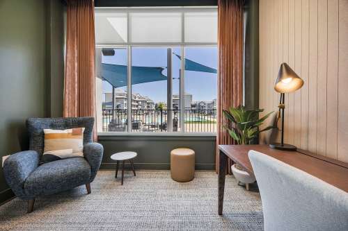 texas-state-Apartment-Building-18750989