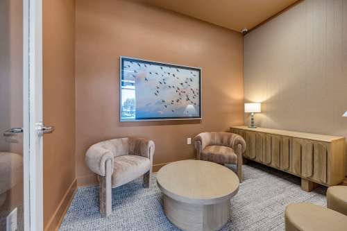 texas-state-Apartment-Building-18750991