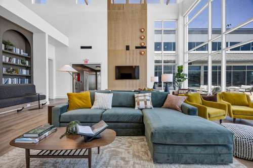 texas-state-Apartment-Building-18750994