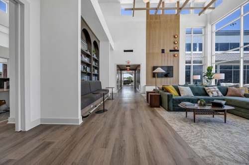 texas-state-Apartment-Building-18750996