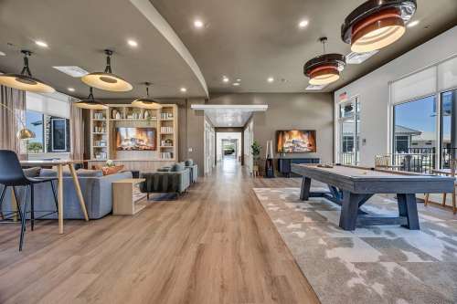 texas-state-Apartment-Building-18751023