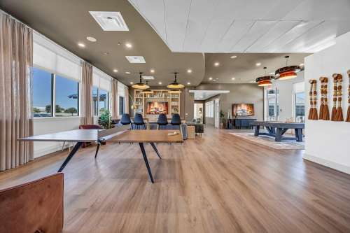 texas-state-Apartment-Building-18751024