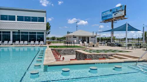 texas-state-Apartment-Building-18751051