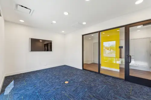 016_2058_E_Apache_Blvd_Tempe_AZ_85281_USA-Foyer-hdr-004