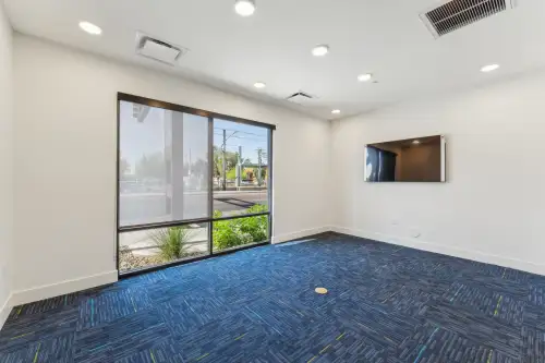 015_2058_E_Apache_Blvd_Tempe_AZ_85281_USA-Foyer-hdr-001