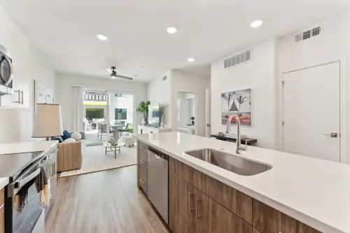 005_2058_E_Apache_Blvd_Tempe_AZ_85281_USA-Kitchen-Unit-1034-016