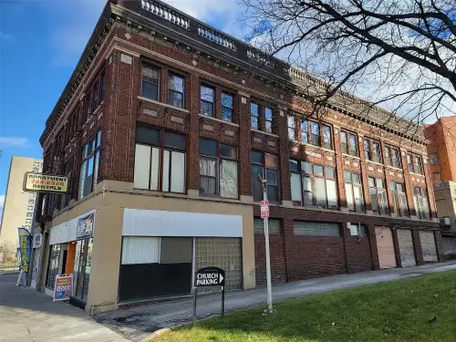 2026-06/BINGHAMTON-Apartment-Building-18752785.webp