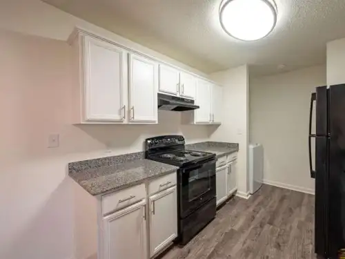 2026-06/CENTRAL-ARKANSAS-Apartment-Building-18765122.webp