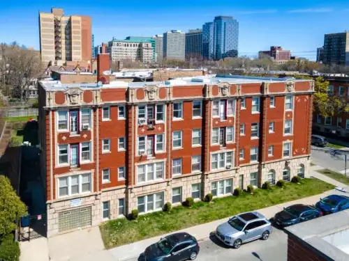 ROOSEVELT-UNIVERSITY-Apartment-Building-18787461.webp