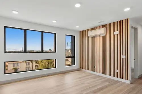 UNIVERSITY-OF-SAN-DIEGO-Apartment-Building-18785692.webp