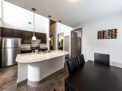 2026-06/UT-AUSTIN-Apartment-Building-18757477.webp