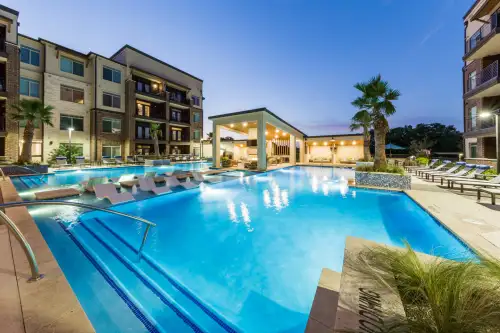 2026-06/UTSA-Apartment-Building-18783112.webp