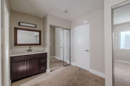 csu-dominguez-hills-Apartment-Building-18741384