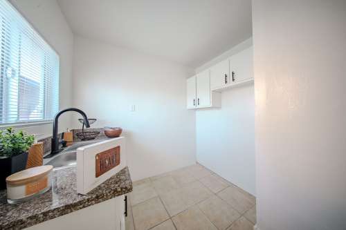 csu-dominguez-hills-Apartment-Building-18741374