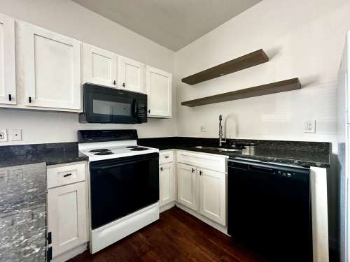 baylor-Apartment-Building-18758701