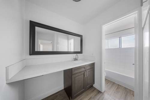 csu-dominguez-hills-Apartment-Building-18741394