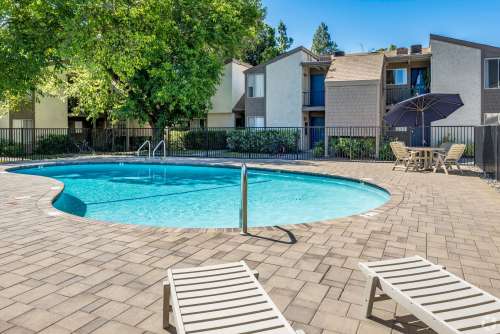 uc-davis-Apartment-Building-18771138