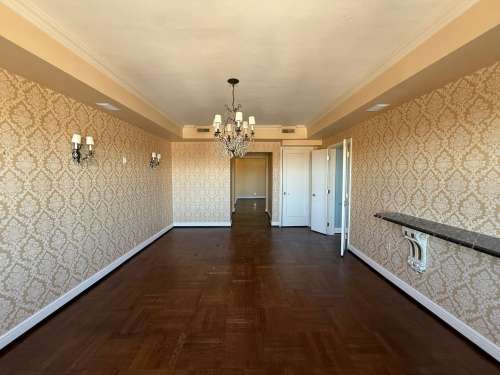 carnegie-mellon-Apartment-Building-18779924