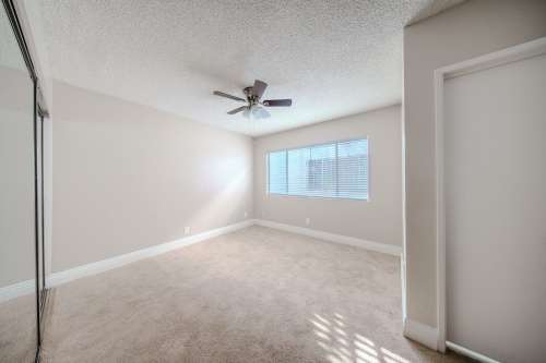 csu-dominguez-hills-Apartment-Building-18741383