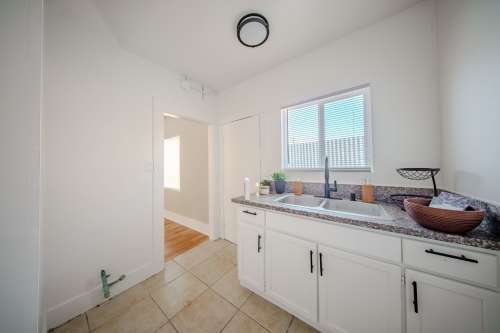 csu-dominguez-hills-Apartment-Building-18741375