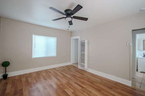 csu-dominguez-hills-Apartment-Building-18741372