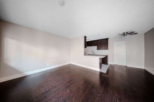 csu-dominguez-hills-Apartment-Building-18741386