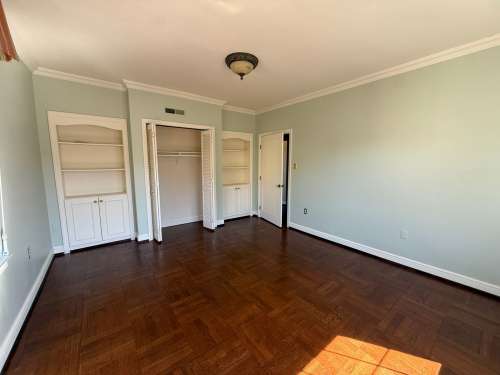 carnegie-mellon-Apartment-Building-18779957