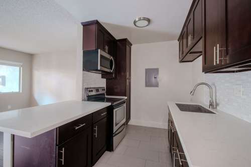 csu-dominguez-hills-Apartment-Building-18741387