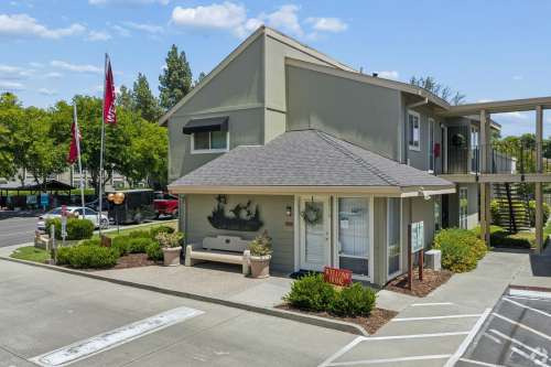uc-davis-Apartment-Building-18747271