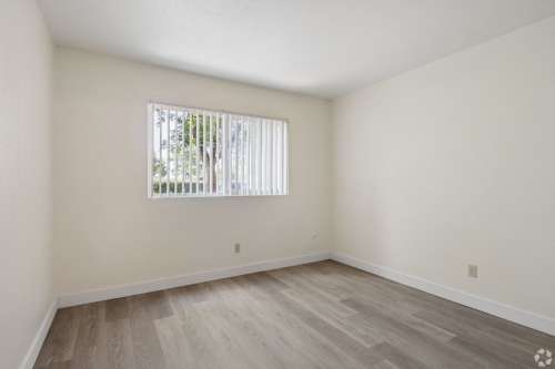 uc-davis-Apartment-Building-18747272